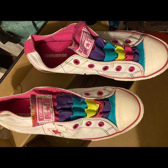 Converse - Picture 2 of 2